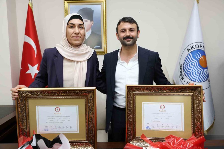 Akdeniz Belediye Başkanı Sarıyıldız, Mazbatasını Aldı