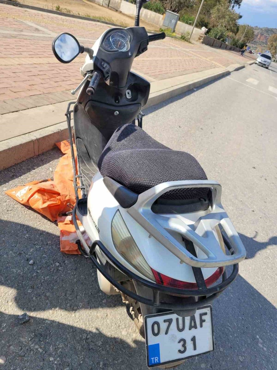 Kaza Yapan 2 Arkadaş Yaralandı