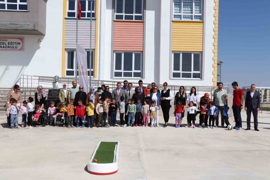 Karaman’da Özel Öğrencilere Spor Malzemesi Dağıtıldı