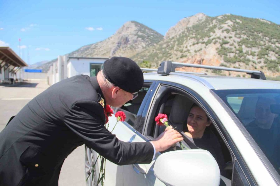 Antalya Bayramdaki Trafik Yoğunluğuna Hazır