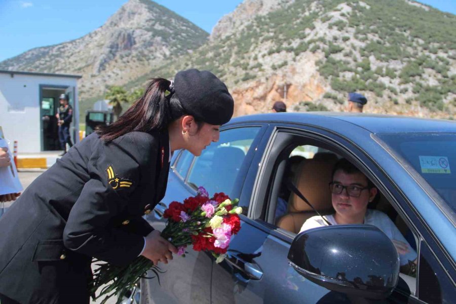 Antalya Bayramdaki Trafik Yoğunluğuna Hazır