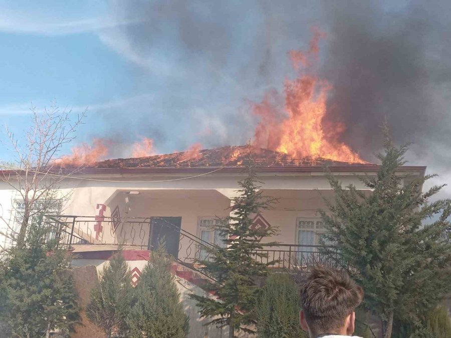 Konya’da Ev Yangını