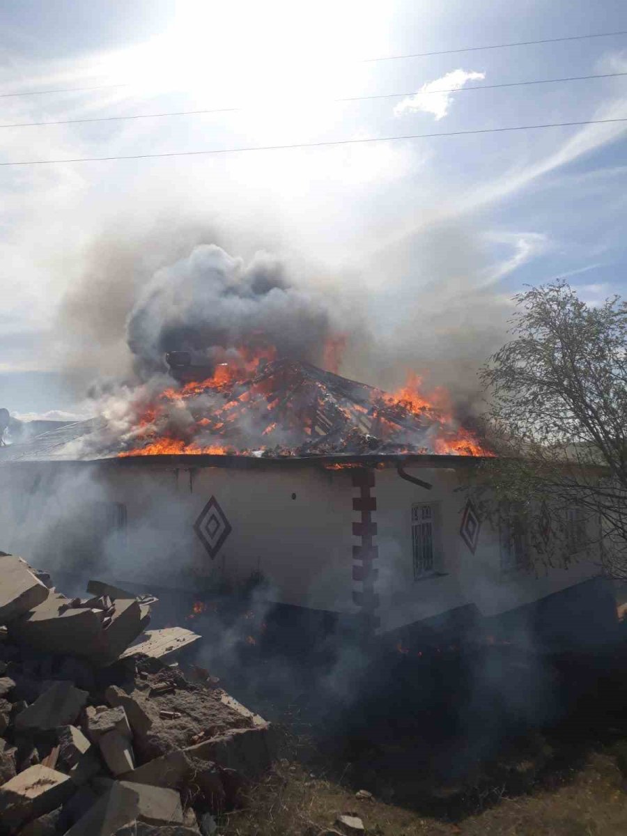 Konya’da Ev Yangını