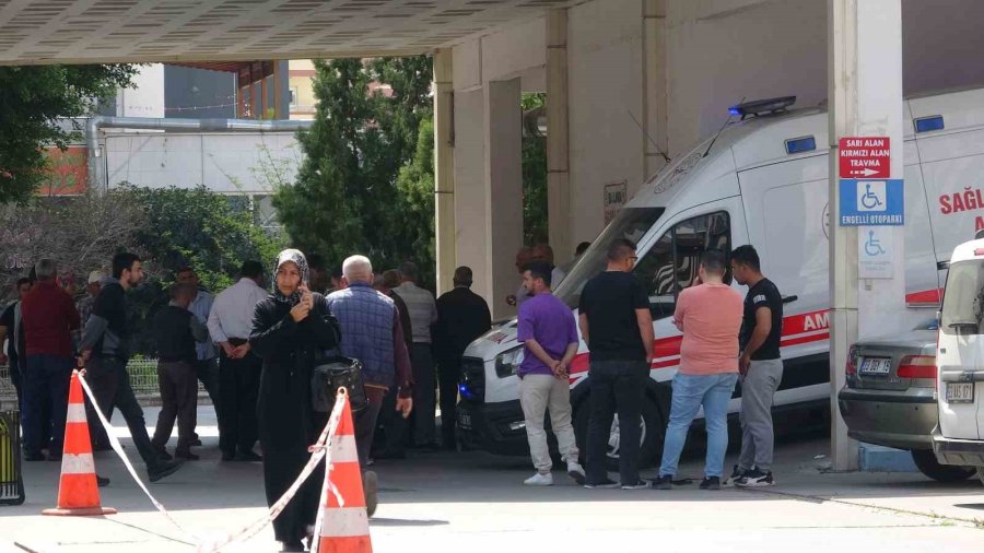 Mersin’de Kepçenin Kova Kısmının Altında Kalan İşçi Hayatını Kaybetti