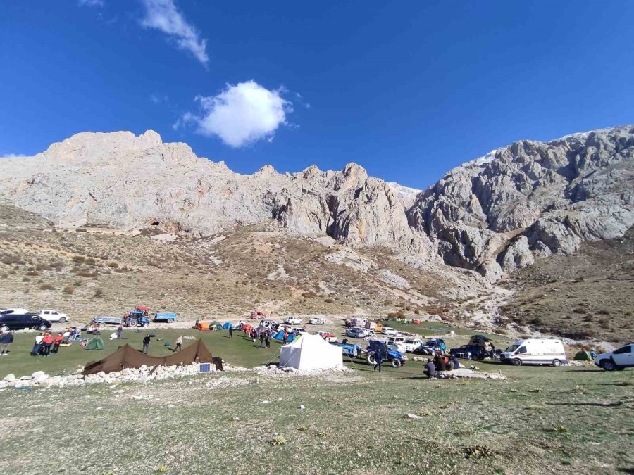 Dağcıların Ve Doğaseverlerin Gözdesi Aladağlar