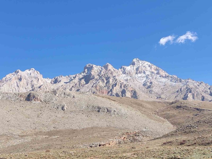 Dağcıların Ve Doğaseverlerin Gözdesi Aladağlar