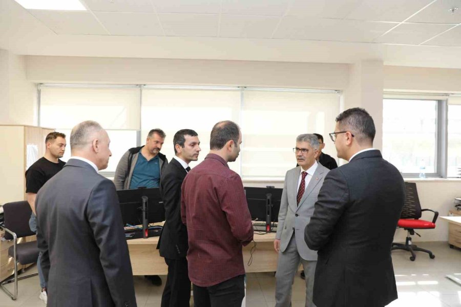 Vali Çelik Geri Gönderme Merkezi’nde İnceleme Yaptı