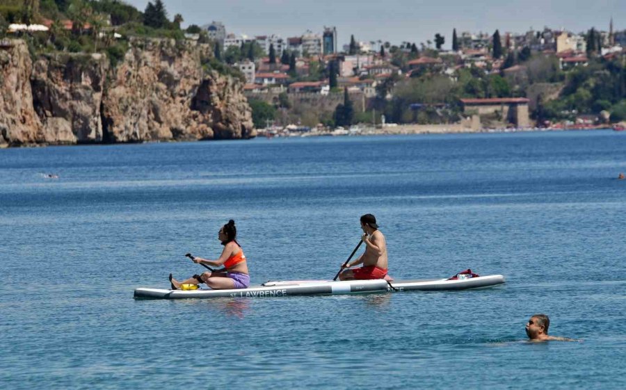 9 Günlük Bayram Tatili Antalya’da Nisan’ı Haziran’a Çevirdi