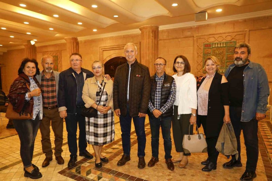 Başkan Özçelik Hayırlı Olsun Dileklerini Kabul Etti