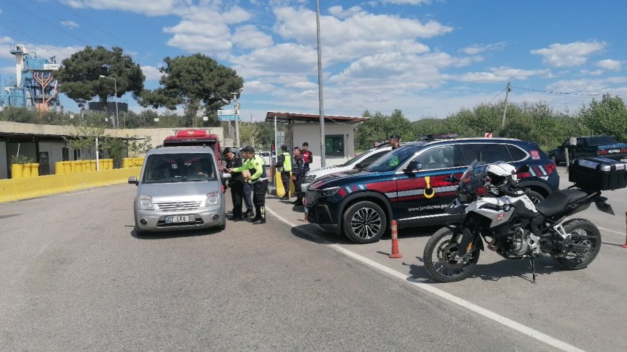 Tatil İçin Yollara Düşenlere “hayatla Yarışılmaz” Uyarısı