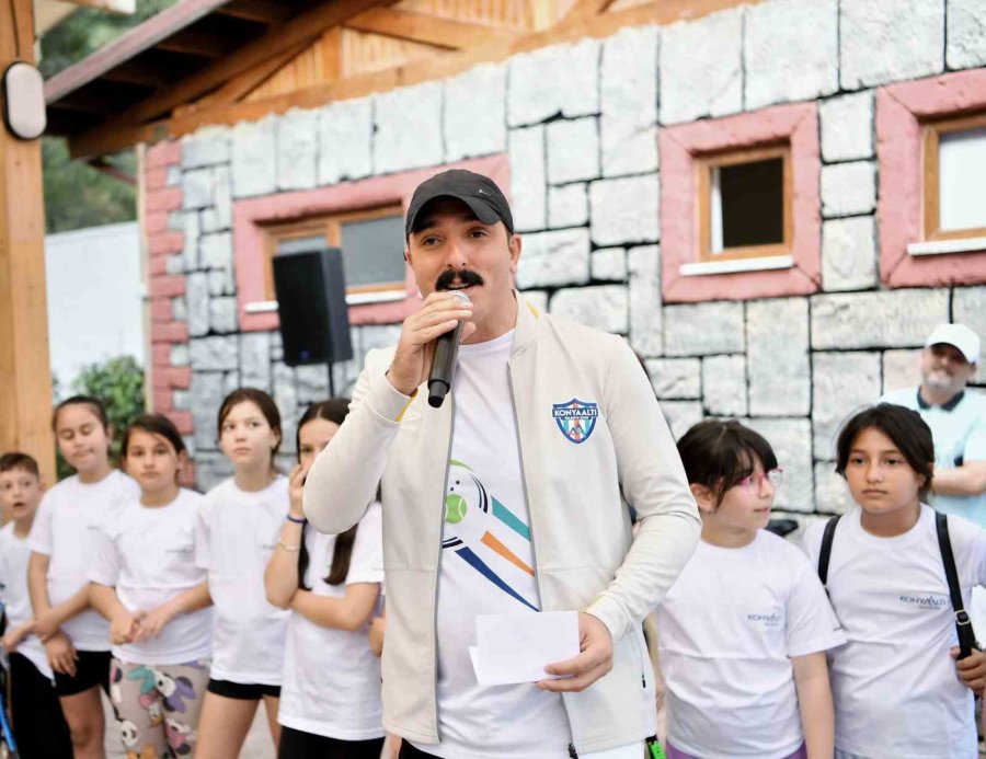 Başkan Kotan Turnuvada Tenis Oynadı