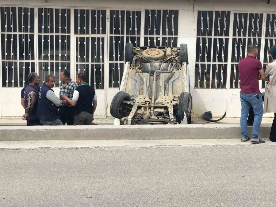 Konya’da Hafif Ticari Araç Takla Attı: 1 Yaralı