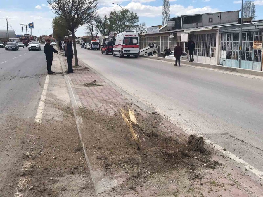 Konya’da Hafif Ticari Araç Takla Attı: 1 Yaralı