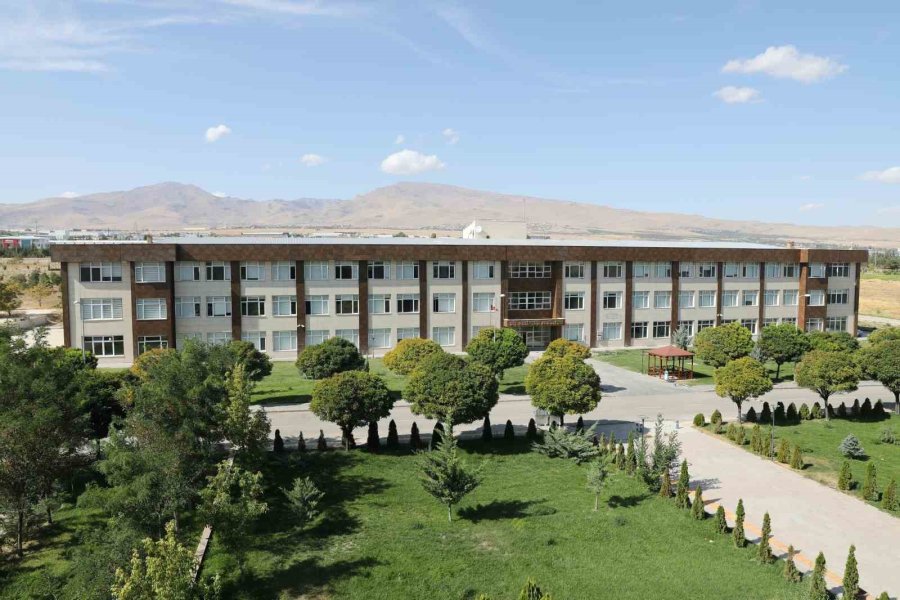 Niğde Ömer Halisdemir Üniversitesi Ağız Ve Diş Sağlığı Merkezi Kalıcı Ruhsatını Aldı