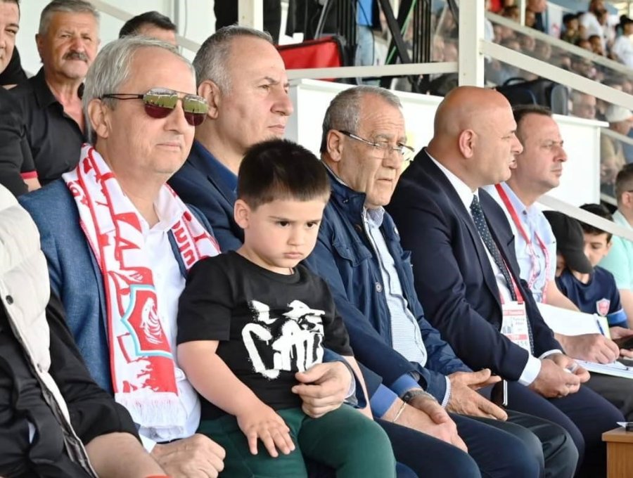 Kepez Belediyespor, Tarsus İdman Yurdu Mücadelesinden 9-0 Galip Ayrıldı