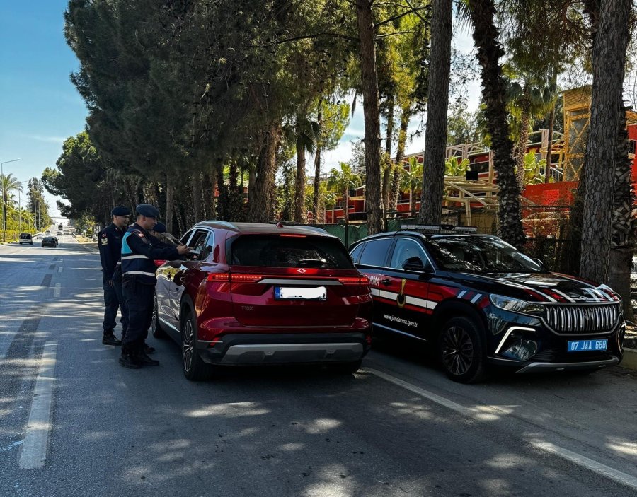 Alanya’da Jandarmadan Sürücülere Güvenli Sürüş Uyarısı