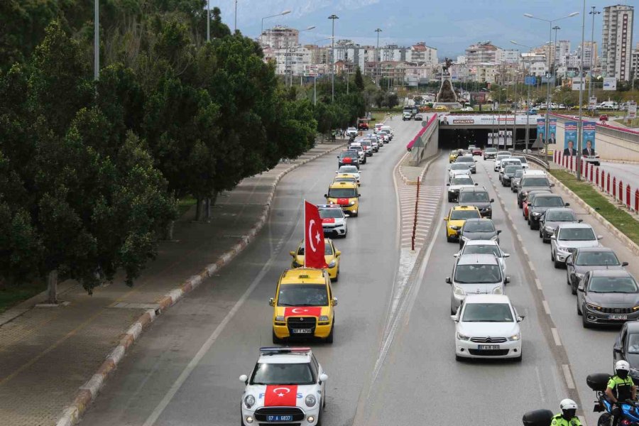 Antalya’da Helikopter Destekli Polis Korteji