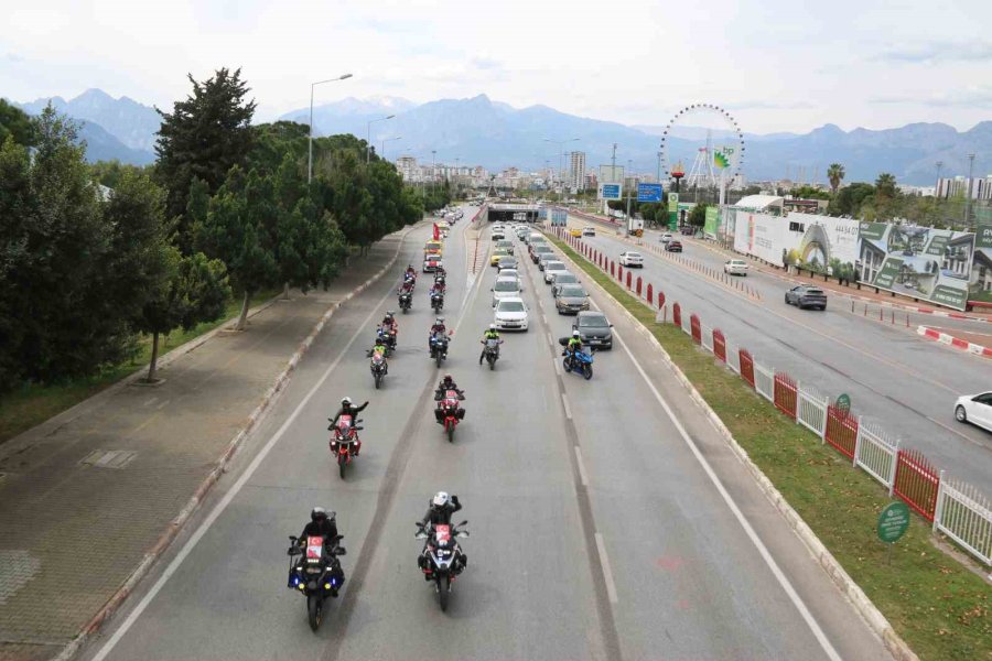 Antalya’da Helikopter Destekli Polis Korteji