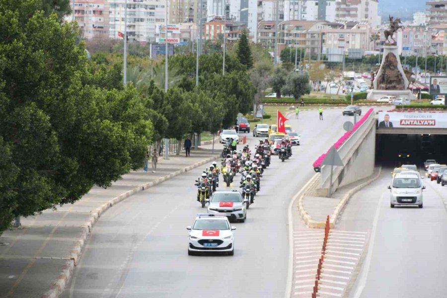Antalya’da Helikopter Destekli Polis Korteji