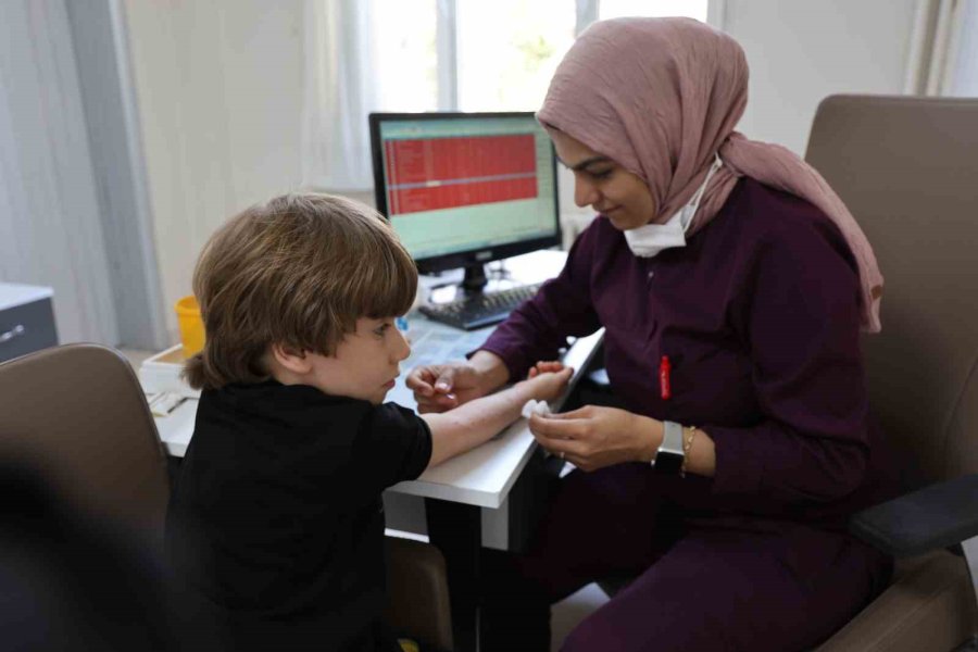 Uzmanlar Uyarıyor, Bayramda Aşırı Tatlı Gıda Alerjisine Sebep Olabilir