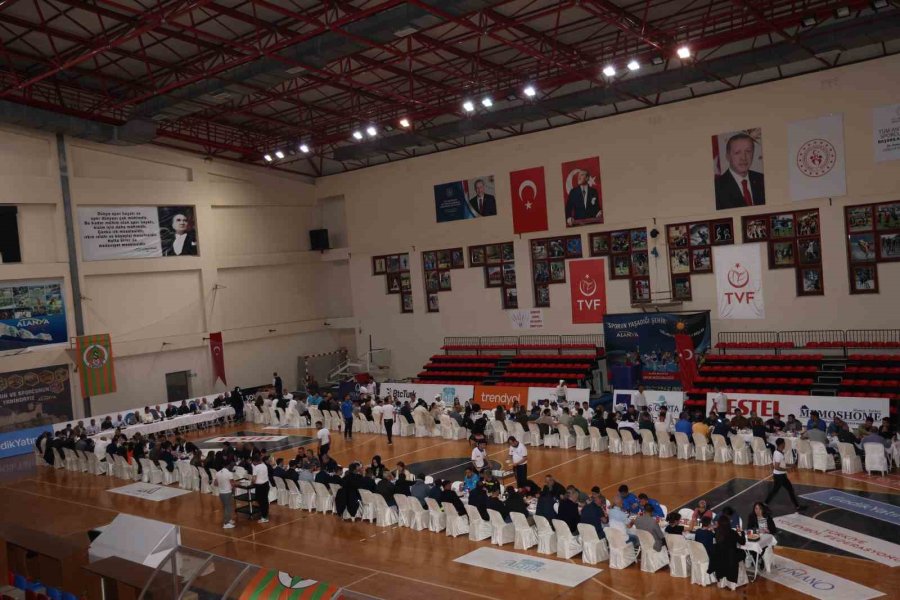 Alanyaspor İftar Yemeğinde Buluştu