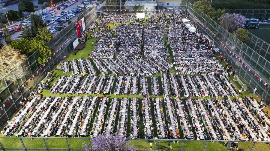 Başkanı Seçer, Belediye Personeliyle Bayramlaştı