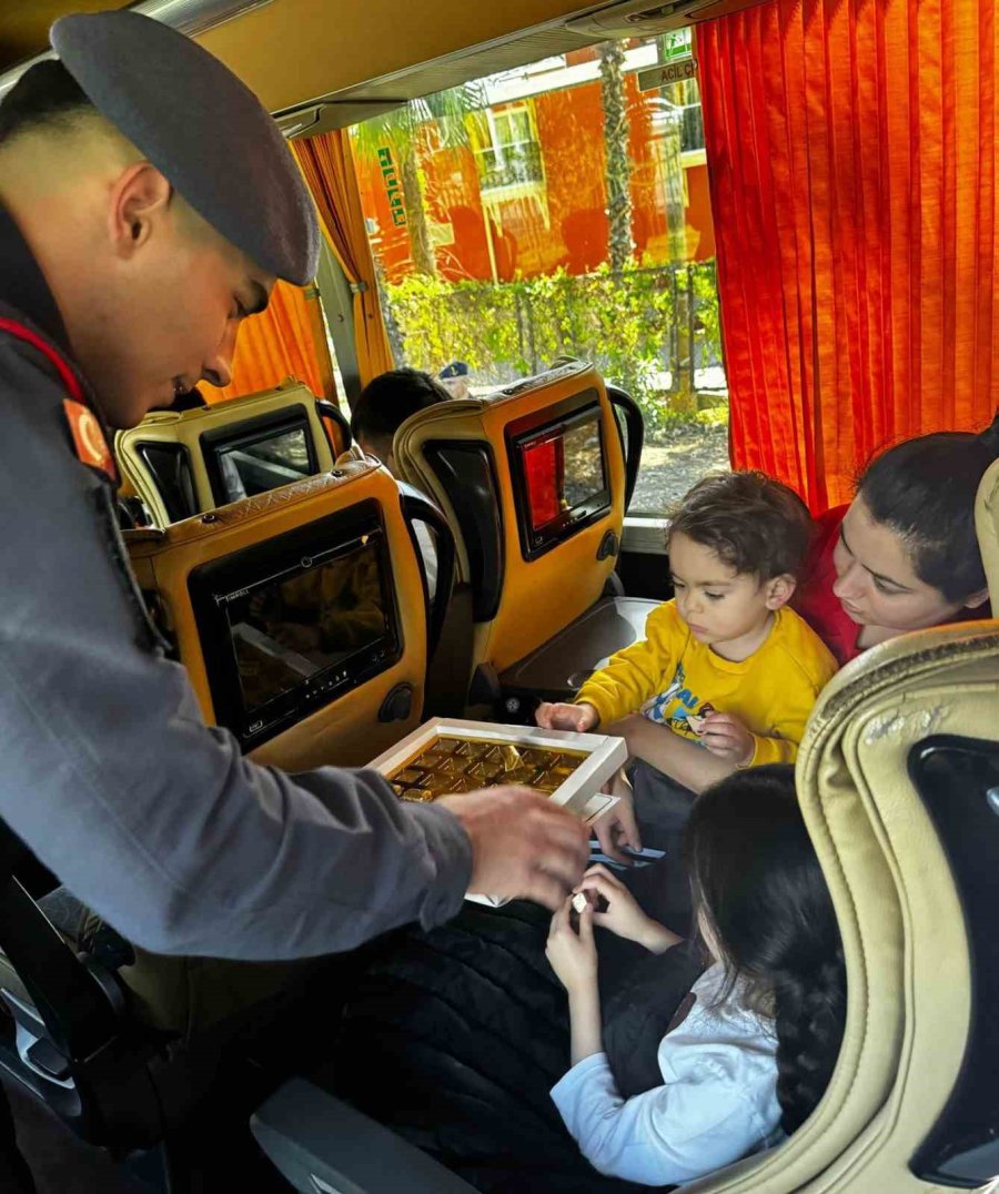 Alanya’da Jandarmadan Sürücülere Güvenli Sürüş Uyarısı