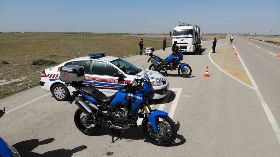 Jandarma Ekipleri Bayramda Da Denetimde