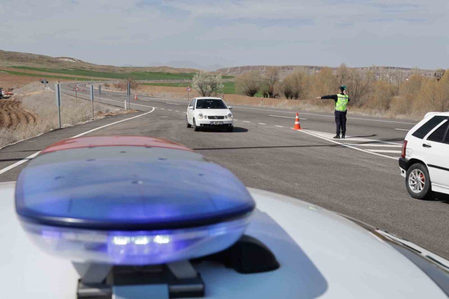 Jandarma Ekipleri Bayramda Da Denetimde