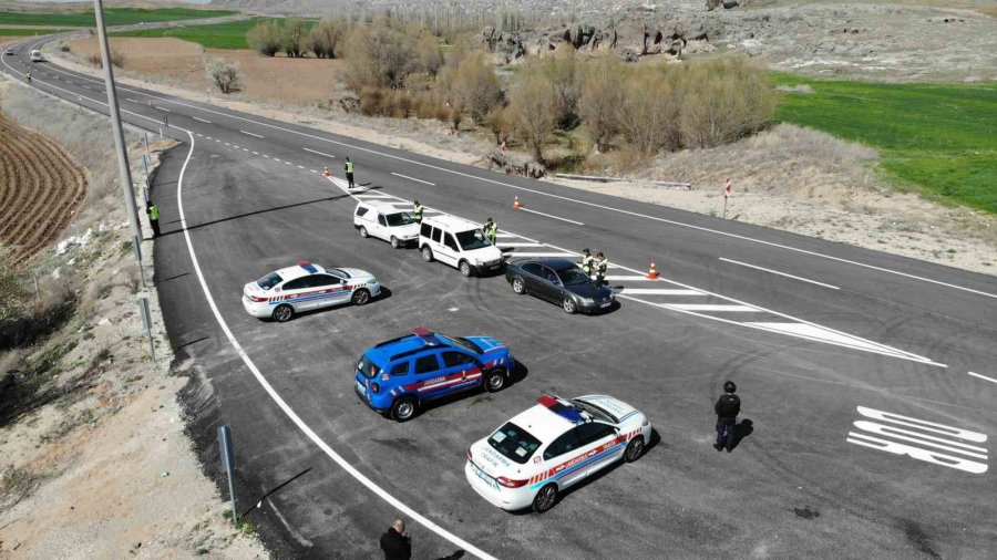 Jandarma Ekipleri Bayramda Da Denetimde