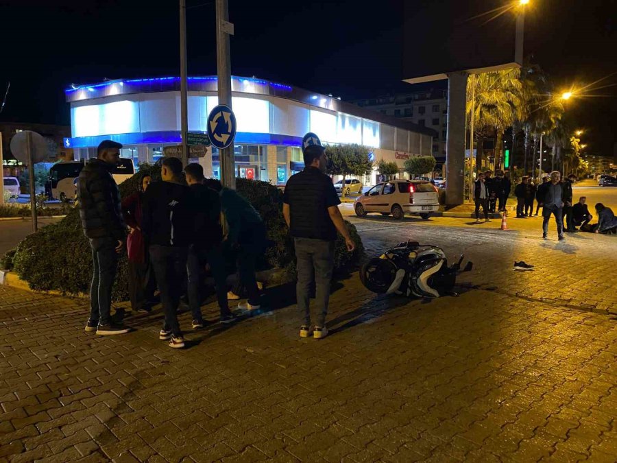 İki Motosiklet Çarpıştı: 2 Yaralı