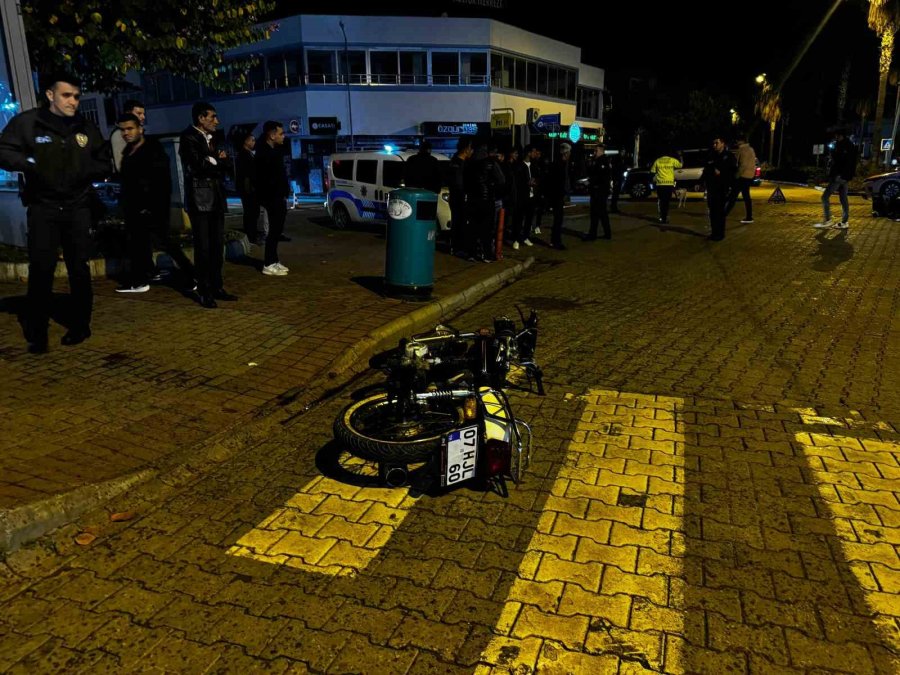 İki Motosiklet Çarpıştı: 2 Yaralı