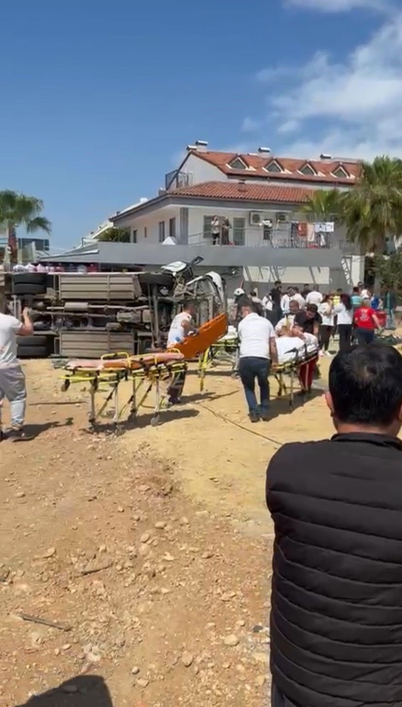 Antalya’da Feci Kaza: 29 Yaralı