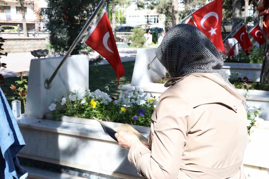 Şehit Aileleri Bayramı Buruk Geçirdi