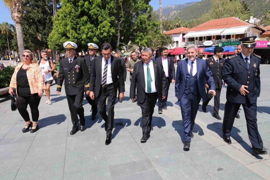 Kaş’ta Geleneksel Ramazan Bayramlaşması Yapıldı