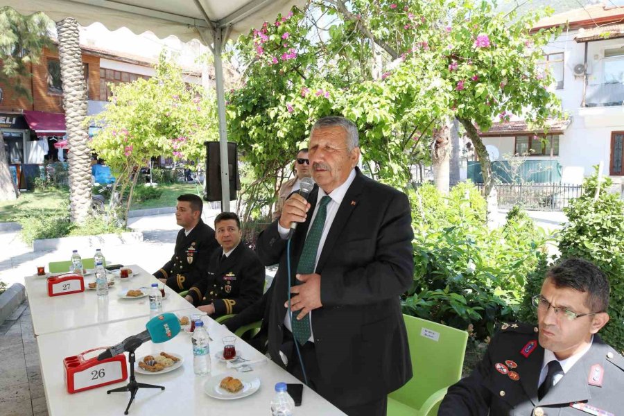 Kaş’ta Geleneksel Ramazan Bayramlaşması Yapıldı