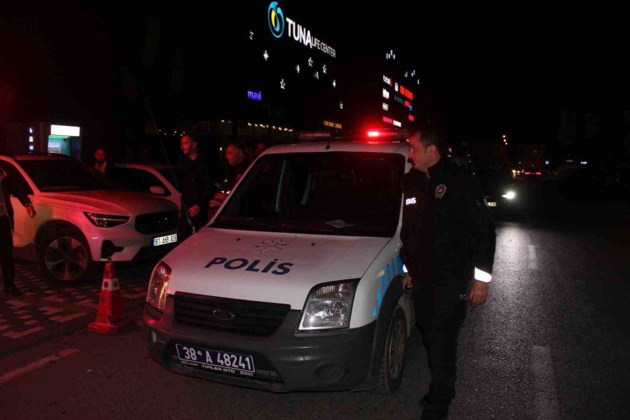 Kayseri’de Vatandaştan Polise Jest