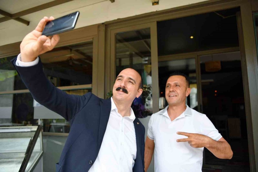 Başkan Kotan Esnafla Bayramlaştı