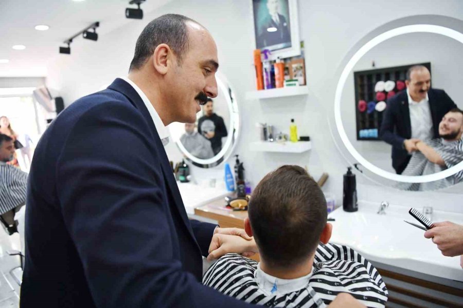 Başkan Kotan Esnafla Bayramlaştı