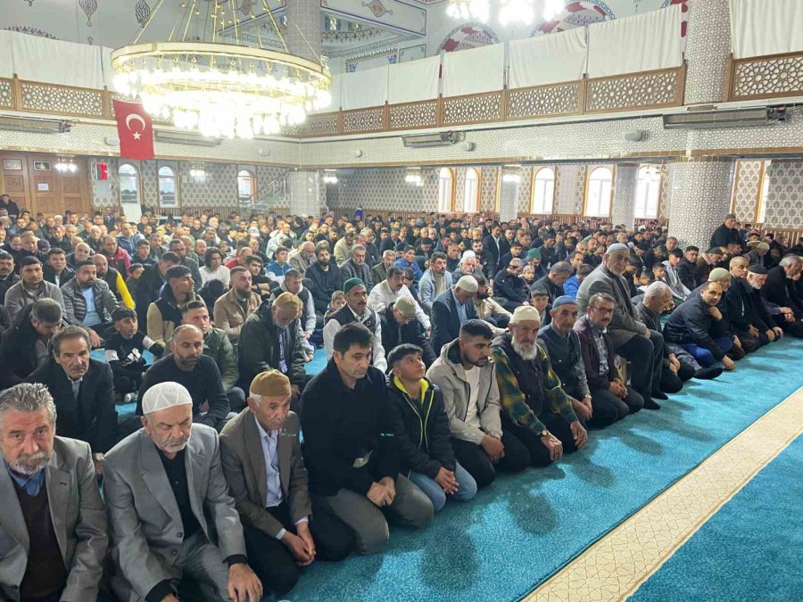 Kulu’da Bayram Namazı Kılındı