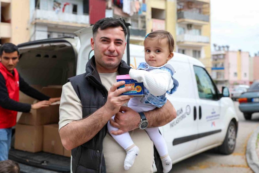 Mersin Büyükşehir Belediyesinden Çocuklara Bayram Hediyesi