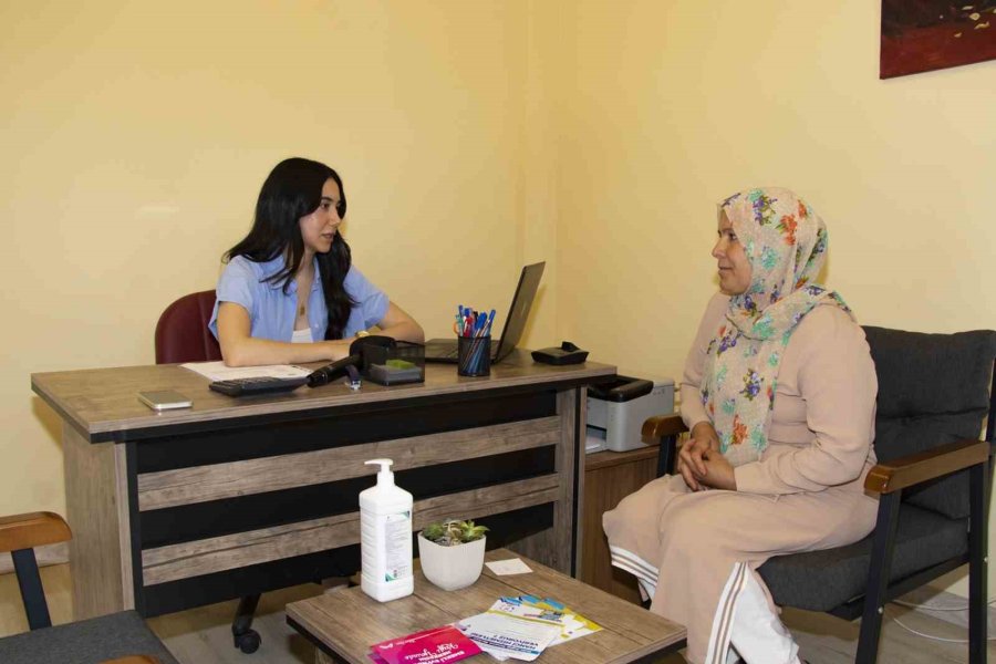 Diyetisyen Kinaş: "dinlenmiş Olan Sindirim Sistemimizi Çok Fazla Yemek Yiyerek Bozmamak Gerekiyor"