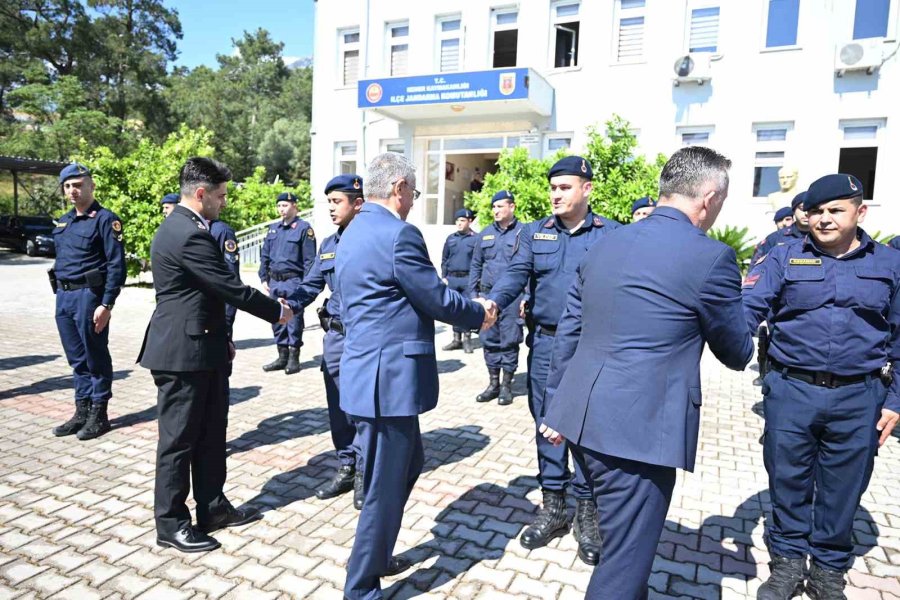 Kemer’de Bayramlaşma Programı Düzenlendi