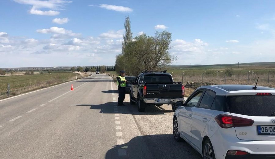 Kulu’da Jandarma Ekipleri Denetimlere Devam Ediyor