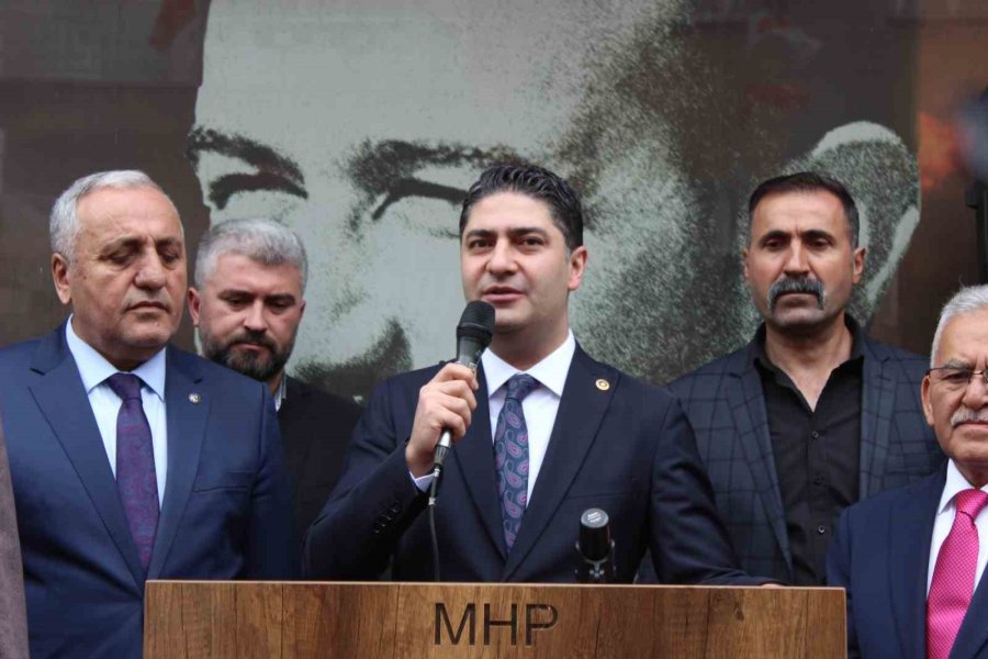 Mhp’li Özdemir Partililerle Bayramlaştı