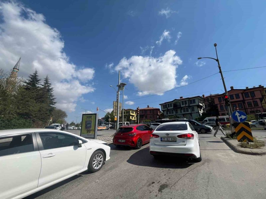 Ramazan Bayramı’nda Oluşan Trafik Kent Merkezini Kilitledi