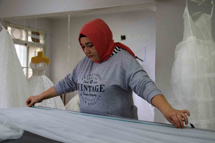 Yeni Sezonda Gelinlik Fiyatları 15 Bin Tl’den Başlıyor