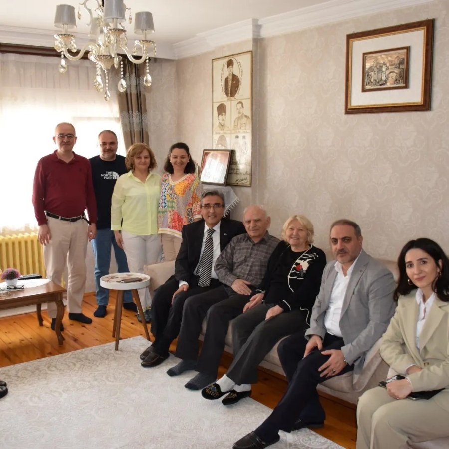 Kaymakam Ve Müftü Bayramın İlk Gününde Şehit Ailelerini Ve Gazileri Ziyaret Etti