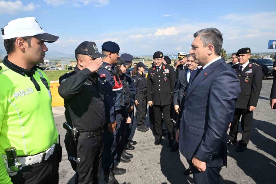 Vali Şahin Şehit Ailelerini Ve Yaşlıları Yalnız Bırakmadı