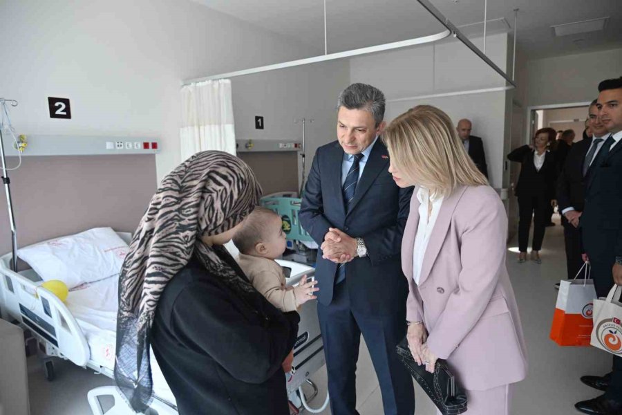 Vali Şahin Şehit Ailelerini Ve Yaşlıları Yalnız Bırakmadı